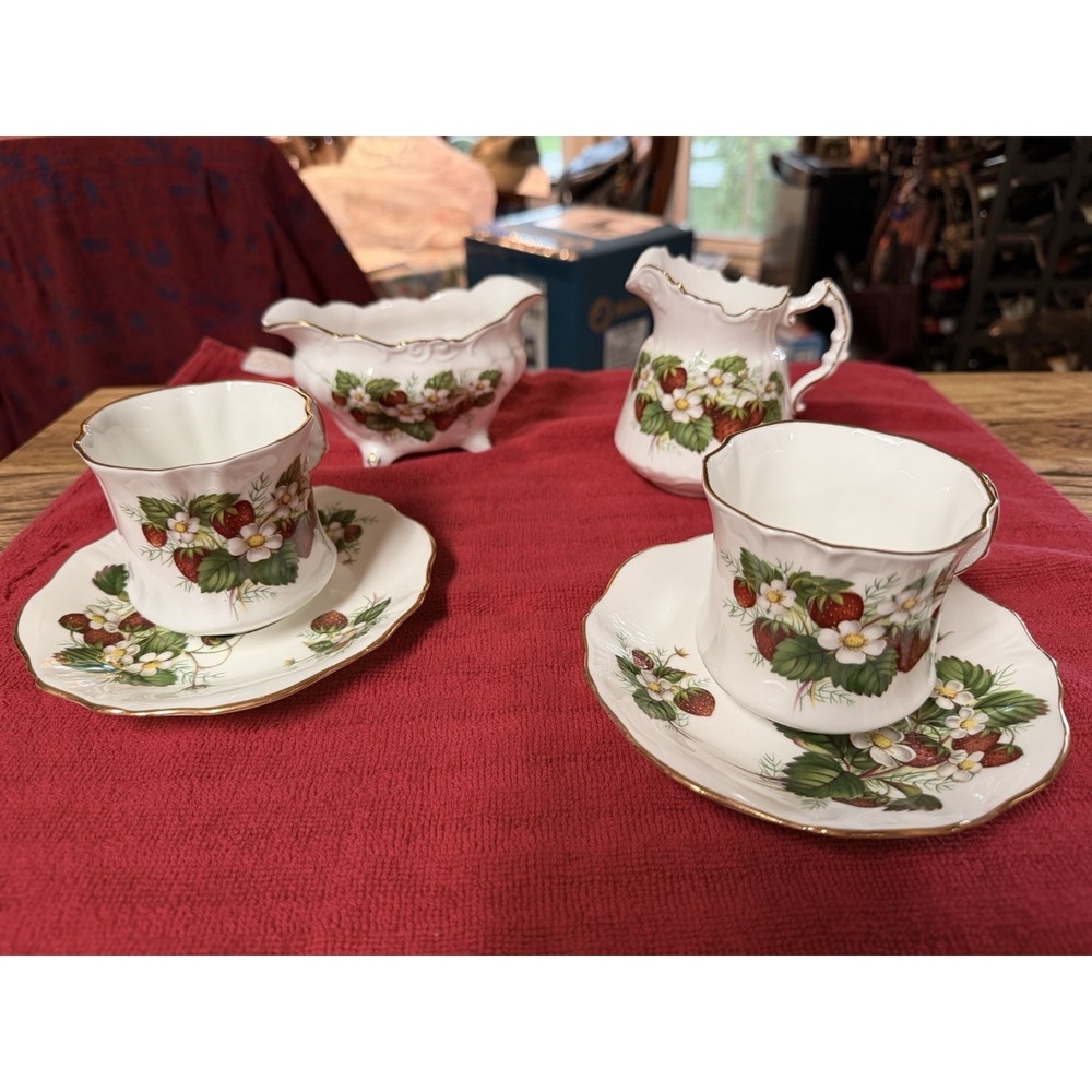 Vintage STRAWBERRY RIPE Tea Service Hammersley England